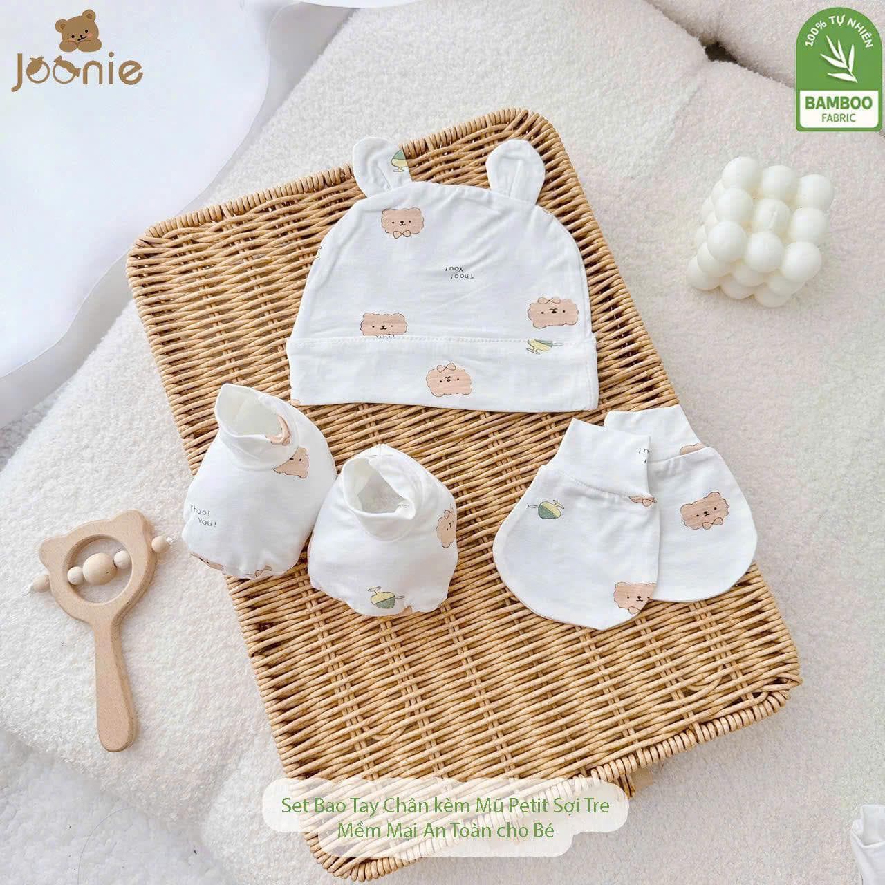 Sét Mũ Bao Tay Bao Chân Cho Bé Chất Liệu Pettit Mềm Mại Cho Bé